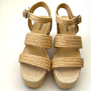 NWT- Soda Platform Espadrille Sandals